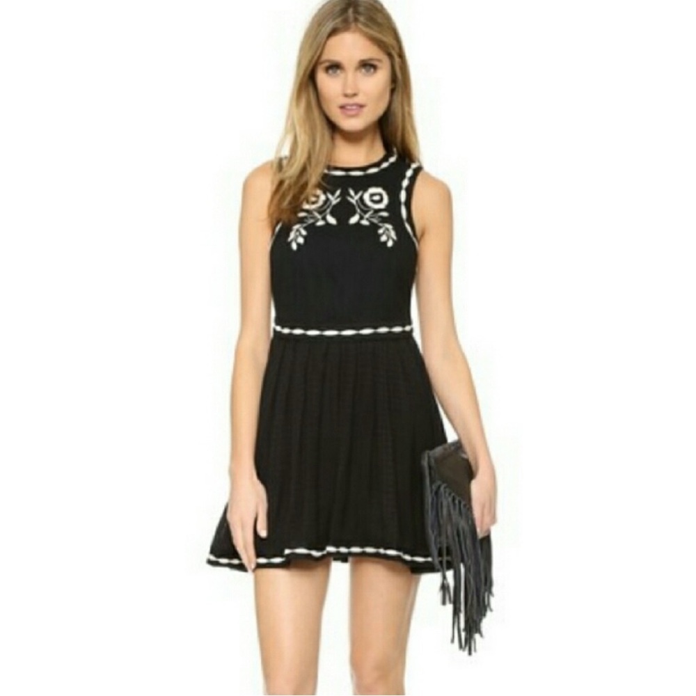 NWT FREE PEOPLE “birds of a feather” black and white embroidered mini dress SZ 6